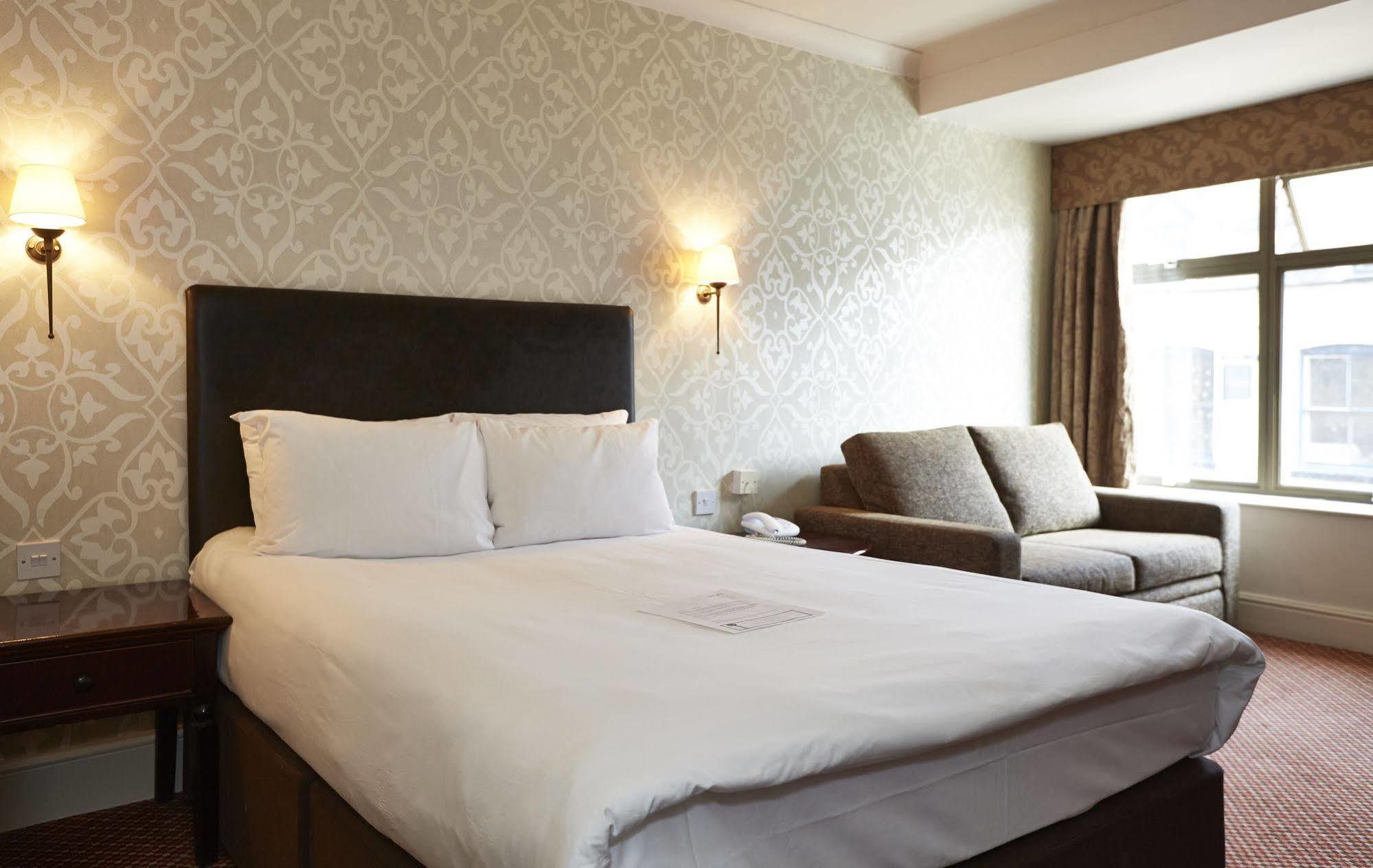 Ye Olde Talbot Hotel By Greene King Inns วุร์สเตอร์ ภายนอก รูปภาพ